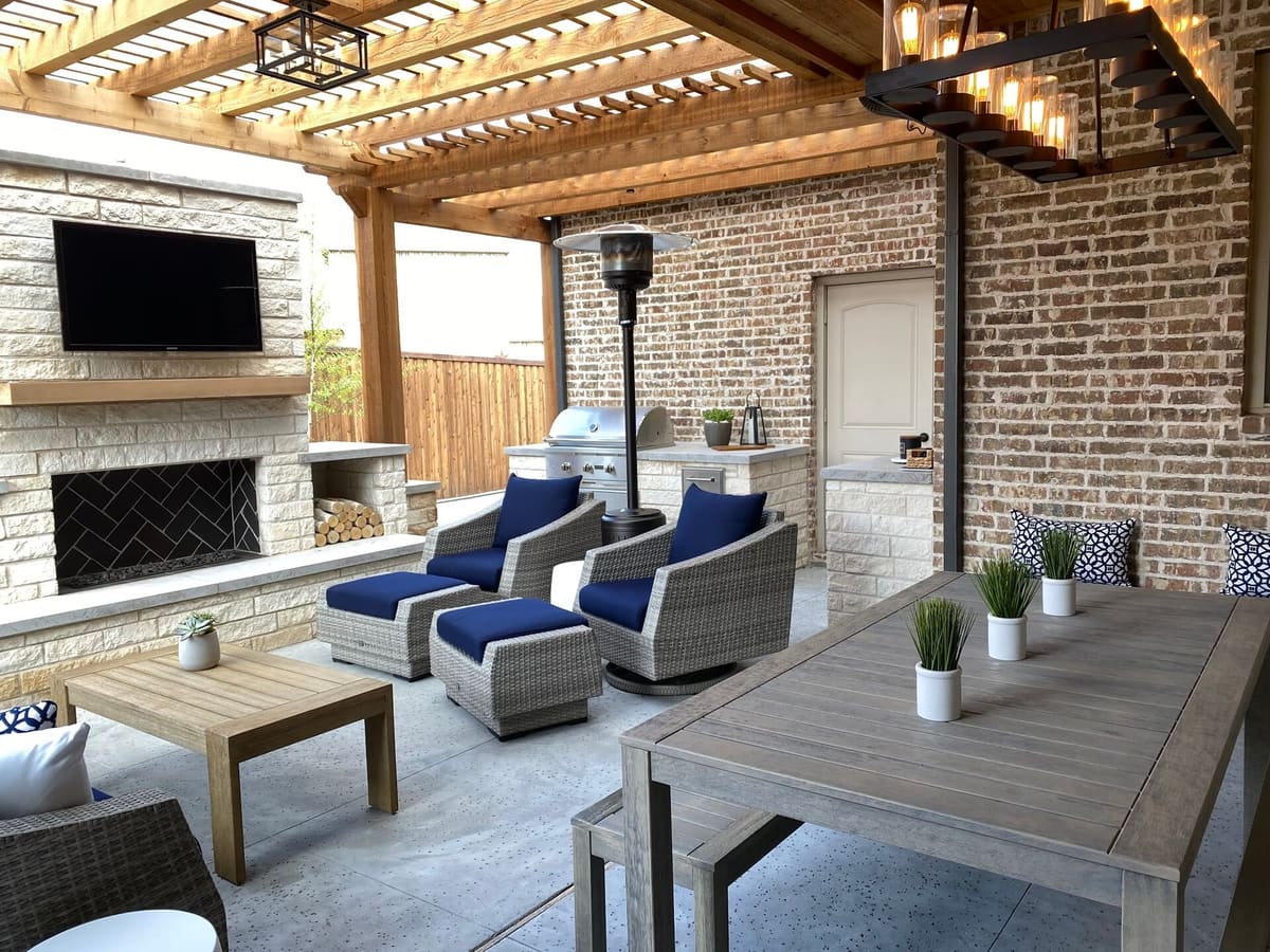 Covered patio pergola fireplace
