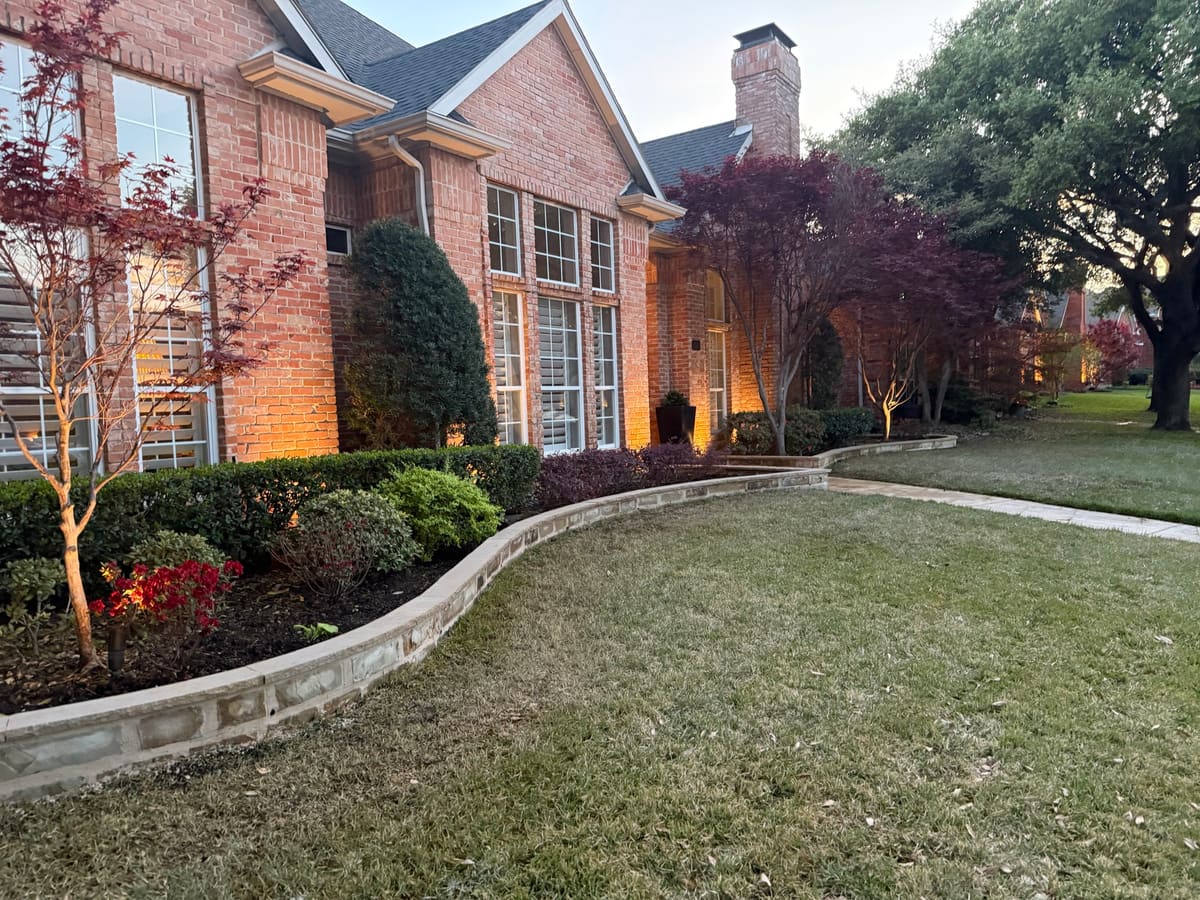 Front yard curved stone bed
