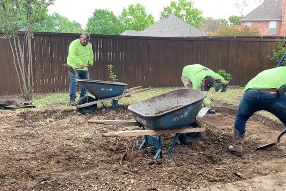 Land Care crew maintaining a commercial property in the DFW Metroplex